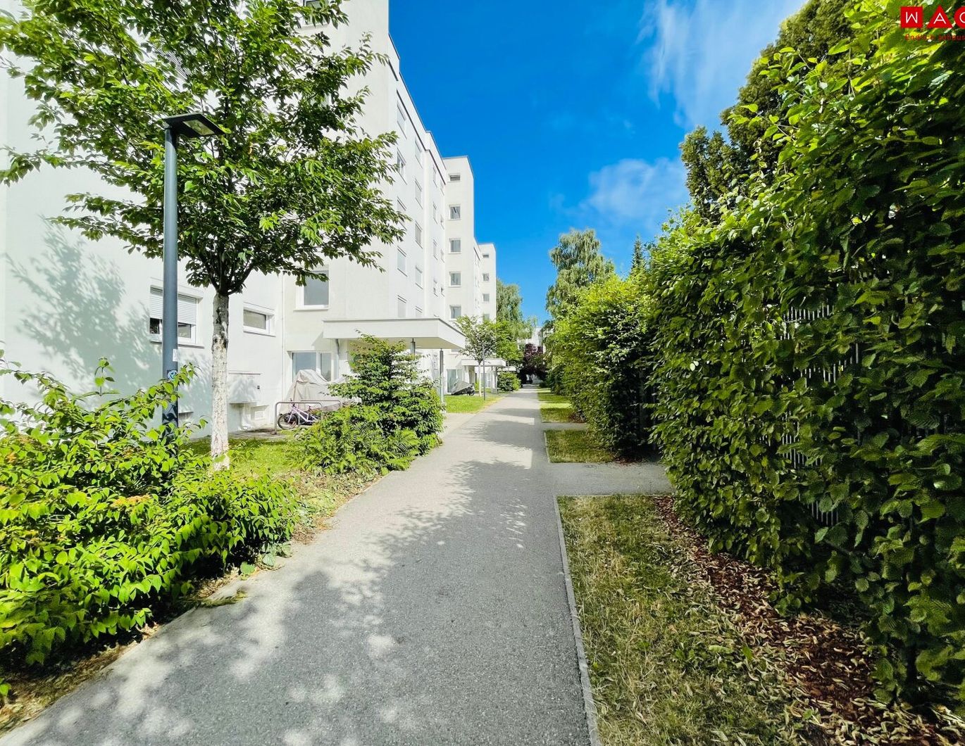 Entspanntes Wohnen in Toplage mit bester Infrastruktur und traumhafter Loggia! Von Grünflächen umgeben und doch nah am Zentrum!