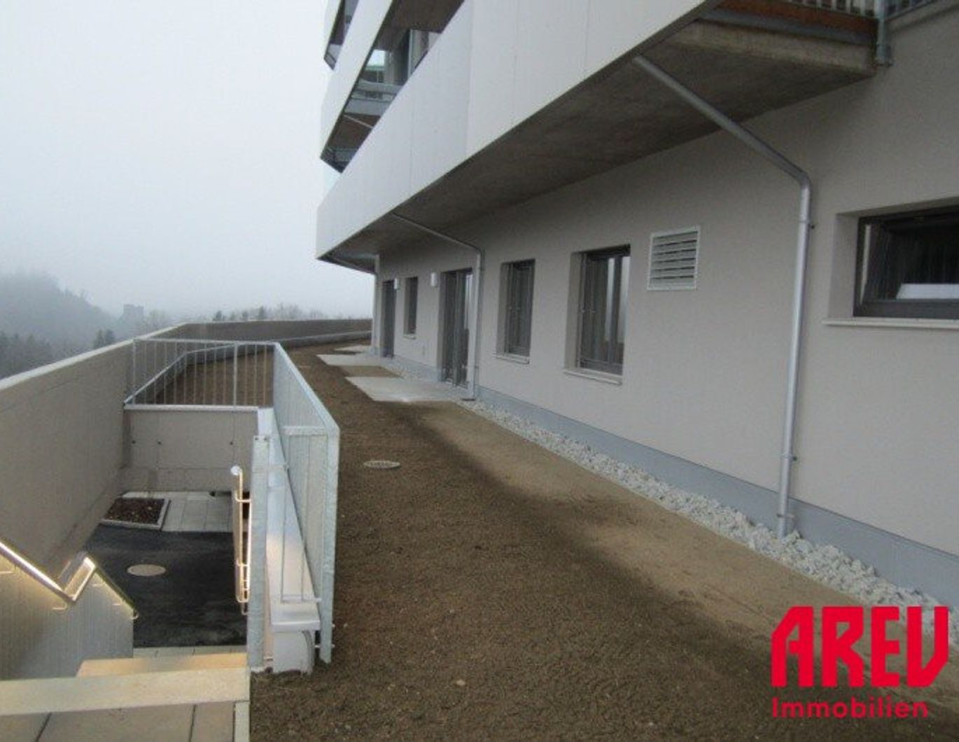 3 ZIMMERWOHNUNG MIT EIGENEM GARTEN IM GRÜNEN - TOP 09