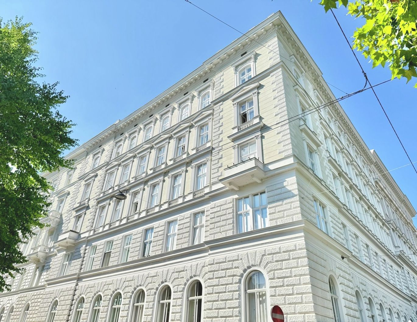 TOPLAGE NÄHE LYCEE | REPRÄSENTATIVE ALTBAUWOHNUNG | HELLE 3 ZIMMER | U-BAHN-NÄHE