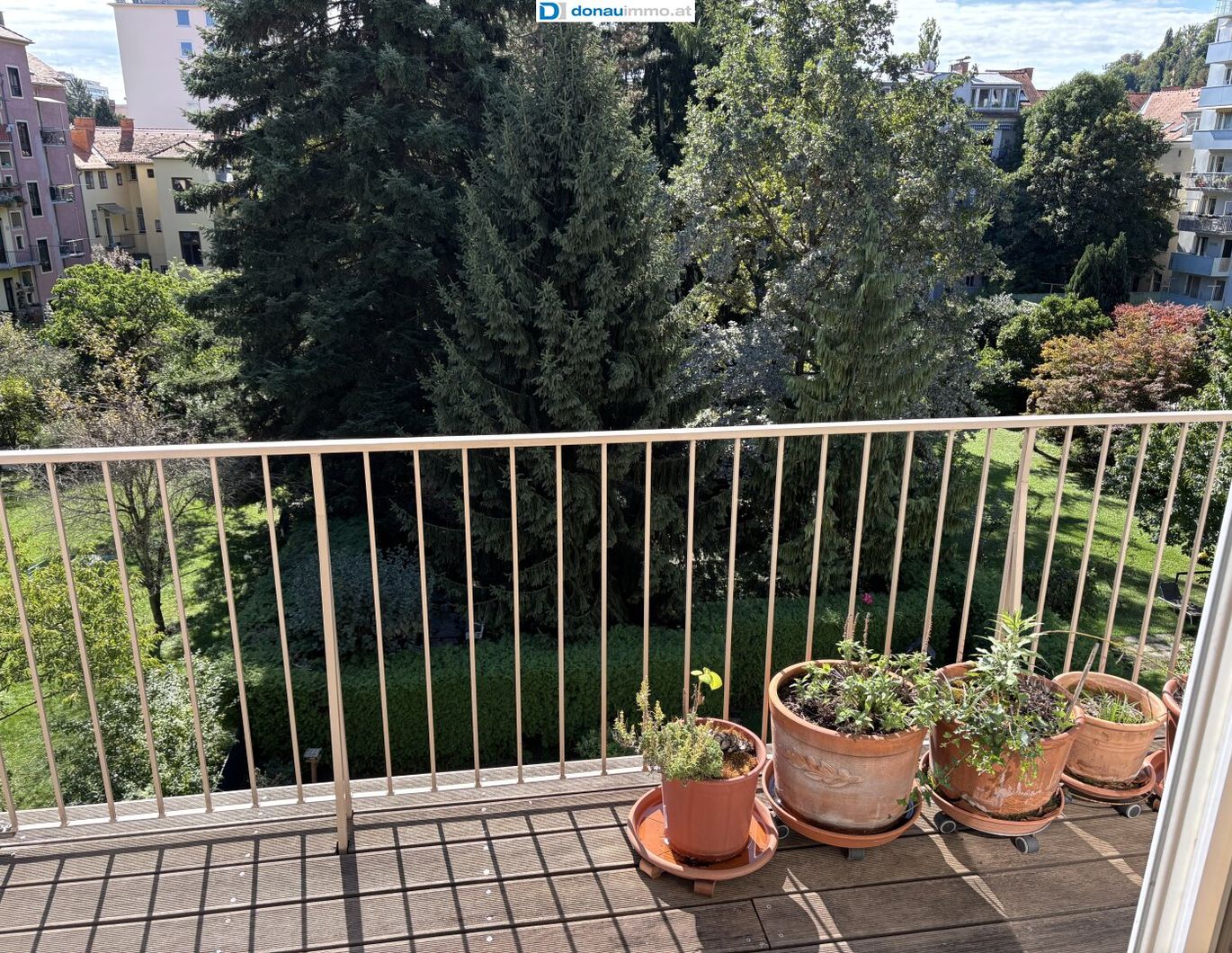 Charmante Terrassenwohnung mit Grünblick in zentraler Lage