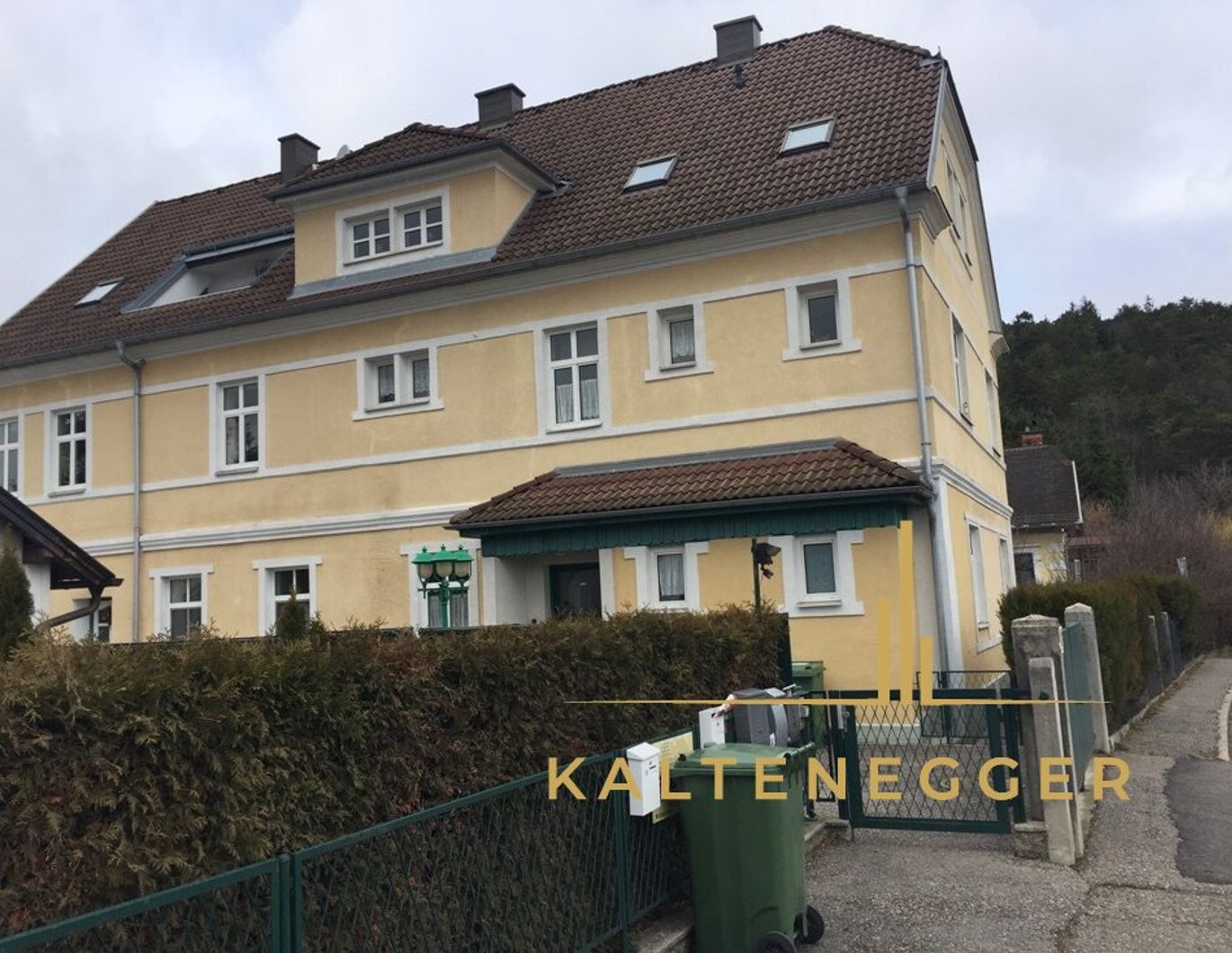 Zinshaus mit 6 Einheiten in vermieteter Bestandsstruktur