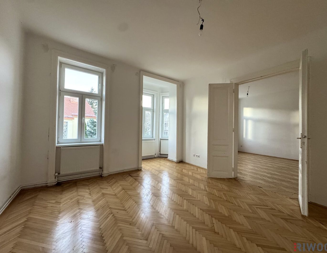 Sanierter Stilaltbau mit Erker | In 3 Min. zu Schönbrunn (Tirolerhof) & Küniglberg | Küche inkl. | Möglichkeit auf Balkon