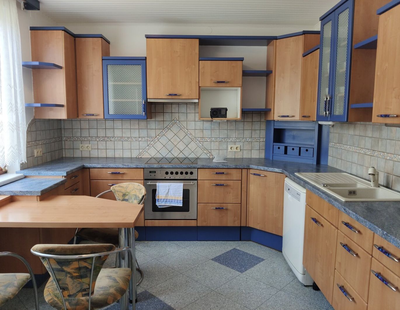 Provisionsfrei: Gemütliches Zuhause in Hönigsberg - Einfamilienhaus mit sonniger Terrasse, Keller und Doppelcarport in ruhiger Sackgasse