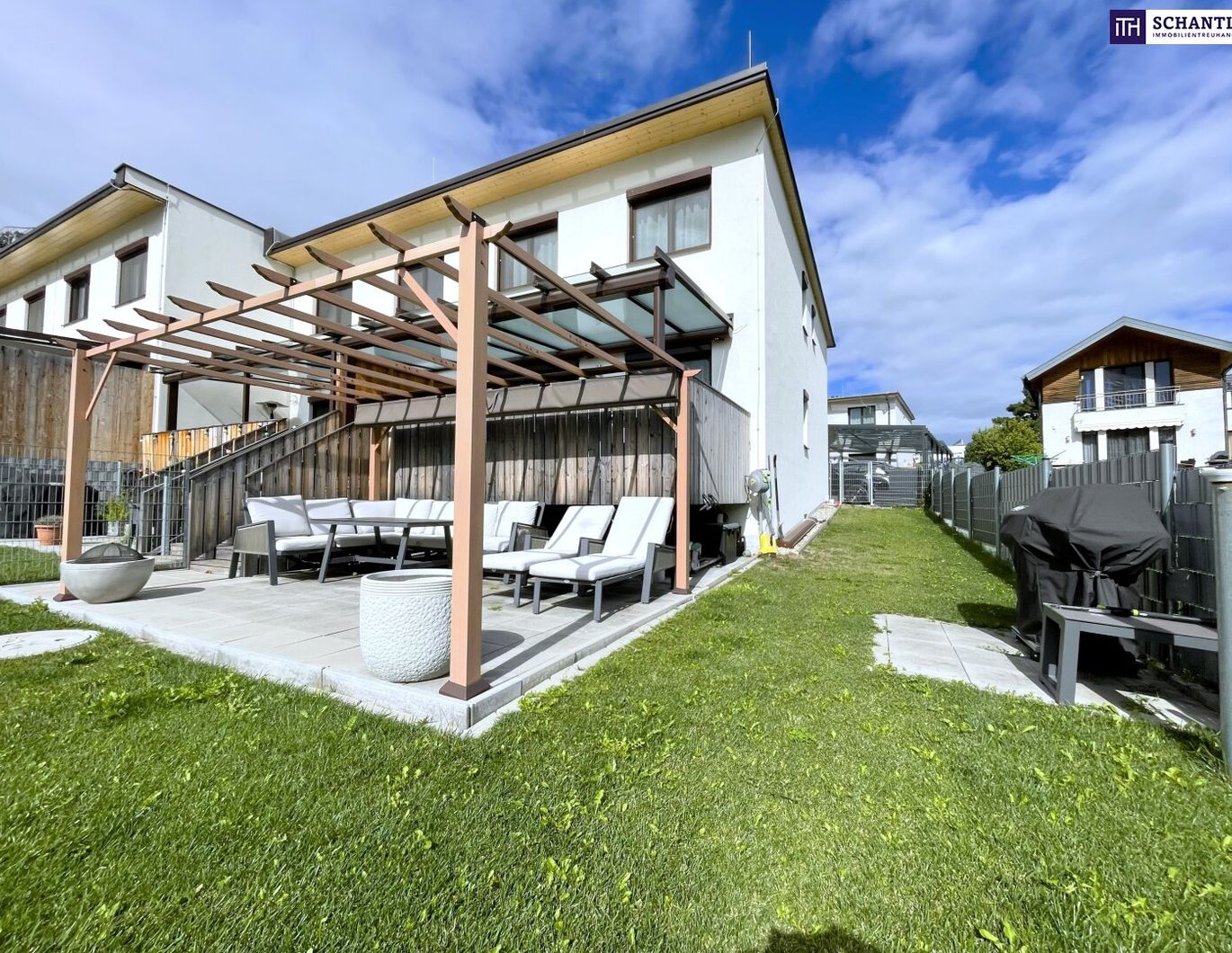 Familienfreundliches Wohnen mit Stil: Sonniges Haus mit Keller, großem Garten, Carport und exklusiver Ausstattung im begehrten Perchtoldsdorf!