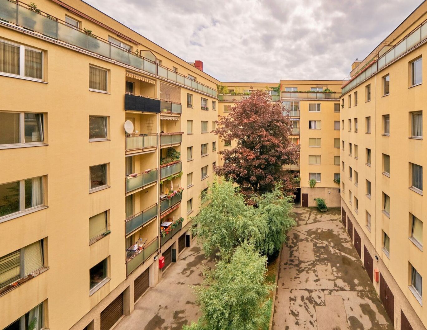 Wohlfühloase nähe Schönbrunn: Gepflegte 3-Zimmer-Wohnung mit Loggia!
