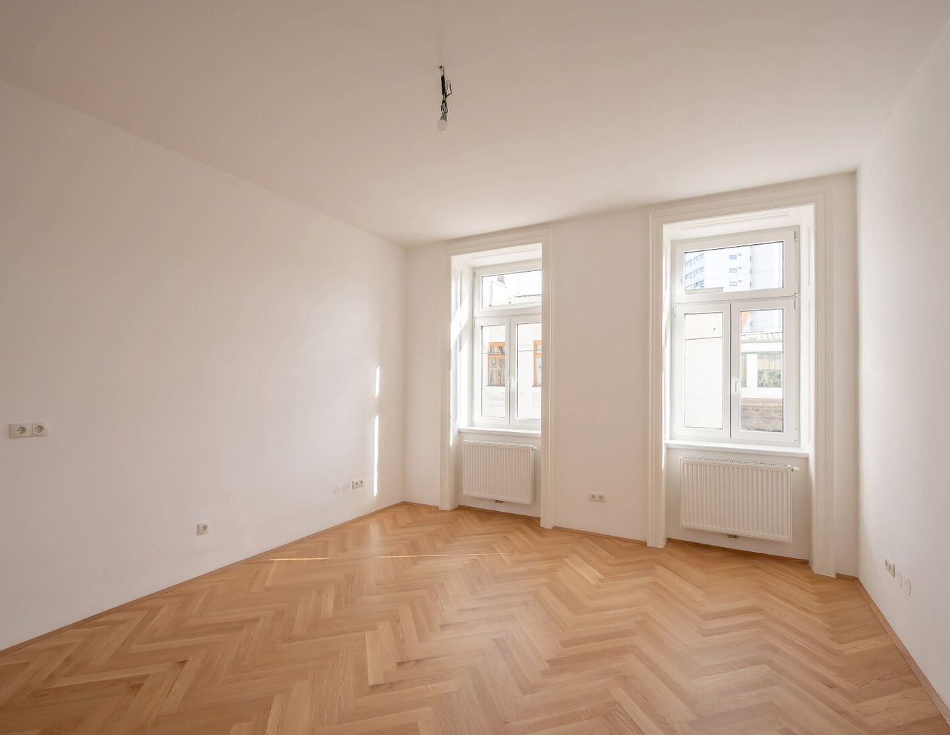 ++NEU++ Generalsanierte 2-Zimmer Altbau-Wohnung mit viel Potenzial!