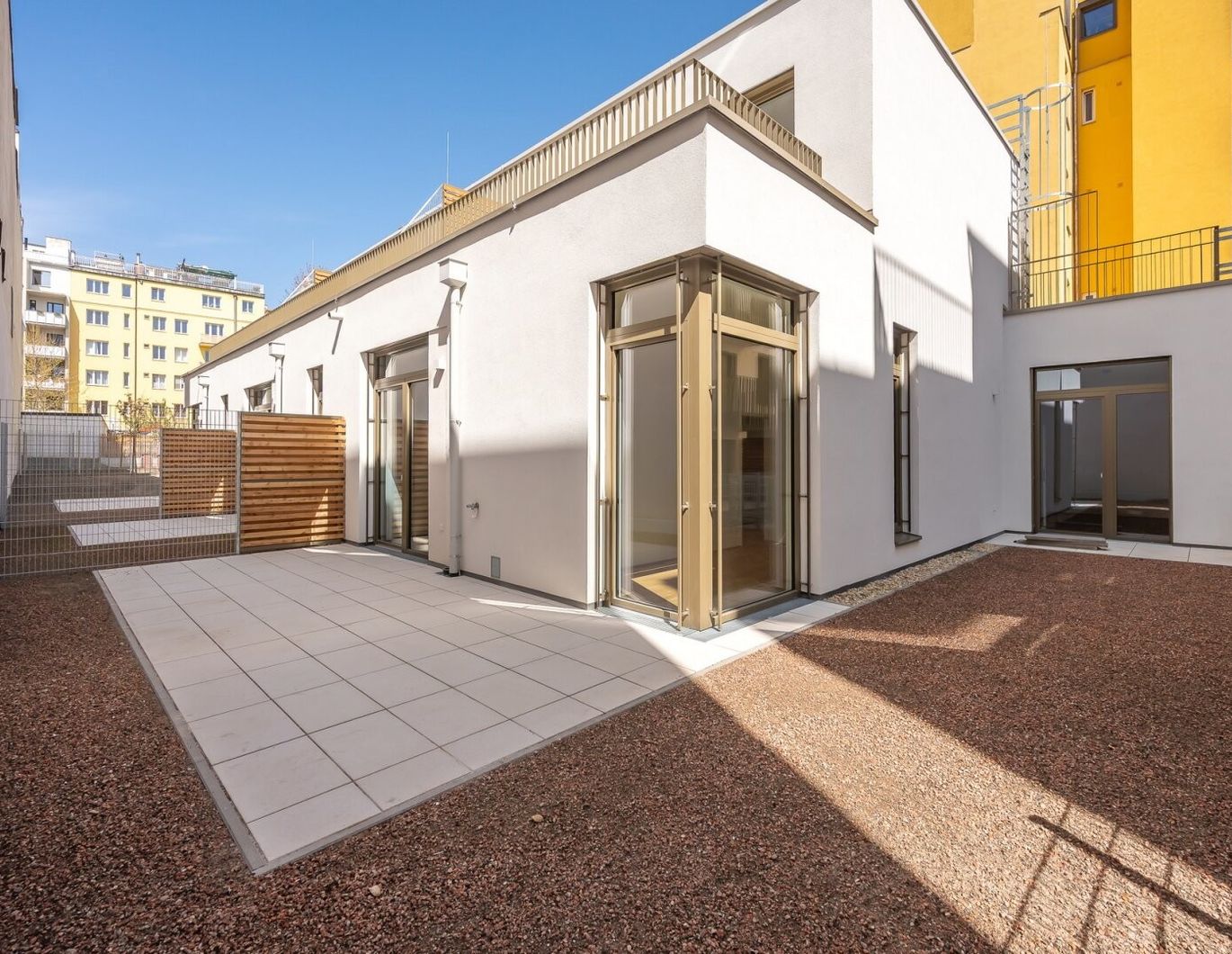 LILIE: (T)Raumgenuss im Innenhof mit 4 Terrassen & 80 m² Gartenfläche