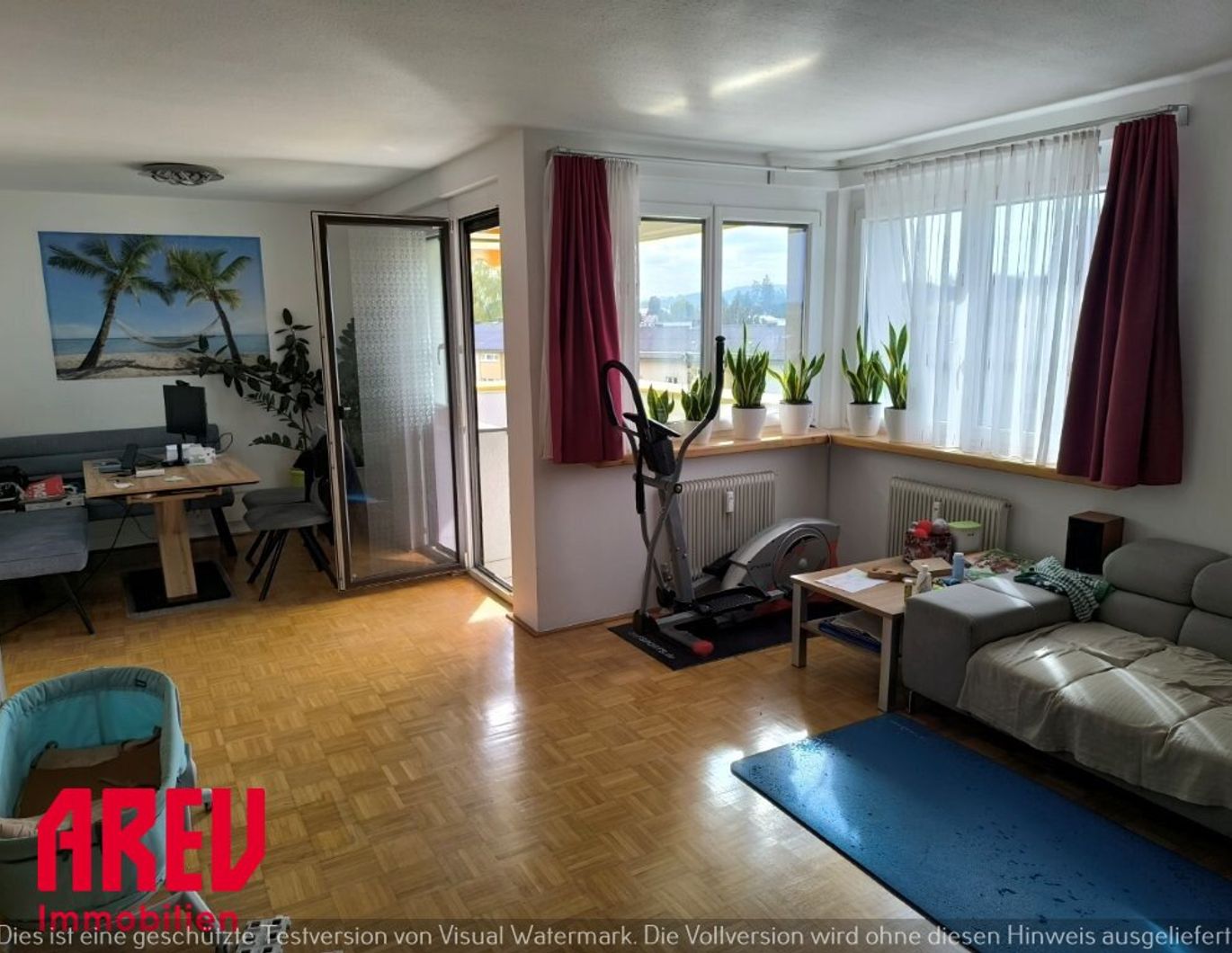 Zentral gelegene 4-Zimmer-Familienwohnung mit Balkon und Einzelgarage