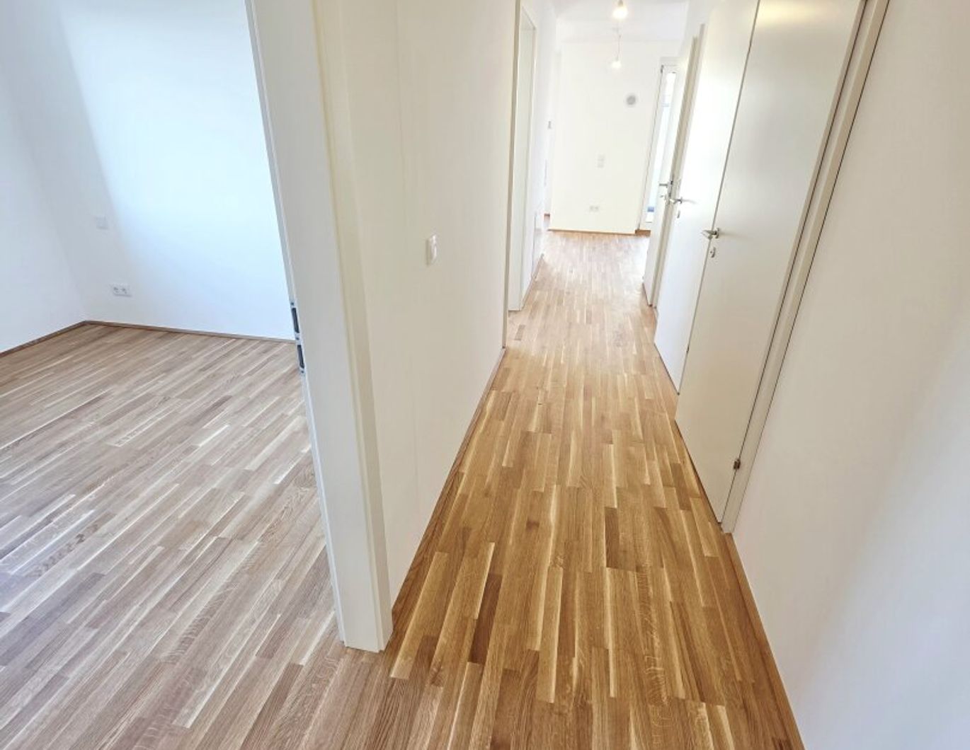 Coming home...! Lebens(t)raum Erfüller - Klimaaktiv Bronze! 3 Zimmer + Riesiger Balkon + Luftwärmepumpe und Solaranlage + Grün- und Ruhelage + Garage! Wiens schönste Wasser-Platzl ums Eck!