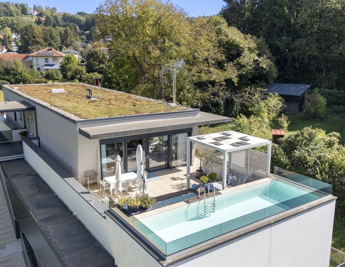 Traumhafte Penthouse-Wohnung mit privatem Pool auf der Dachterrasse