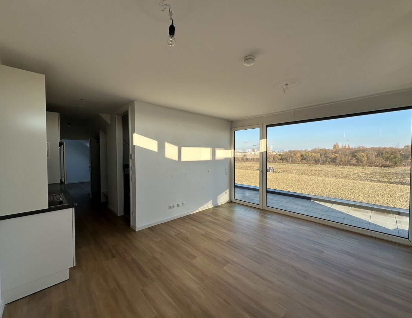 UNBEFRISTET: 2-Zimmer-DG inkl. großer Terrasse ab NOVEMBER!