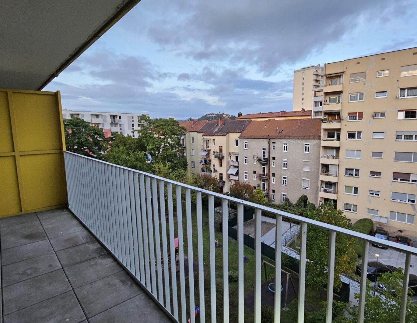4 Zimmerwohnung mit Balkon und Einbauküche! Unbefristeter Mietvertrag