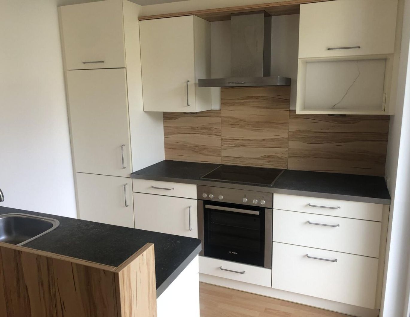 2 Zimmer Single oder Pärchenwohnung im 1. Stock mit 5,8m² Loggia