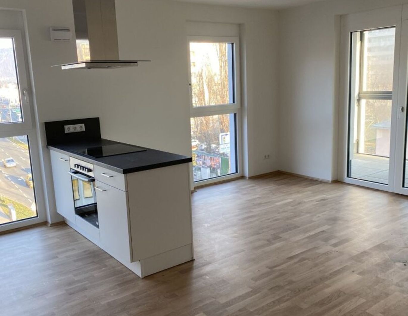 Herrliche 3-Zimmer-Neubauwohnung mit Loggia, Tiefgaragenparkplatz und perfekten Anbindungen