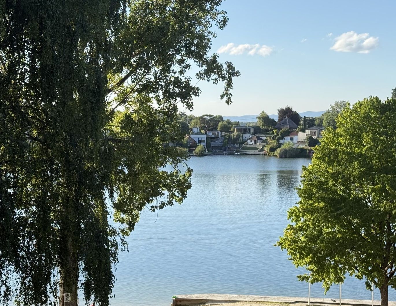 Einfamilienhaus mit Sauna uvm. auf Pachtgrundstück (verlängerbar) in Steinbrunn mit Zugang zum Badeteich!
