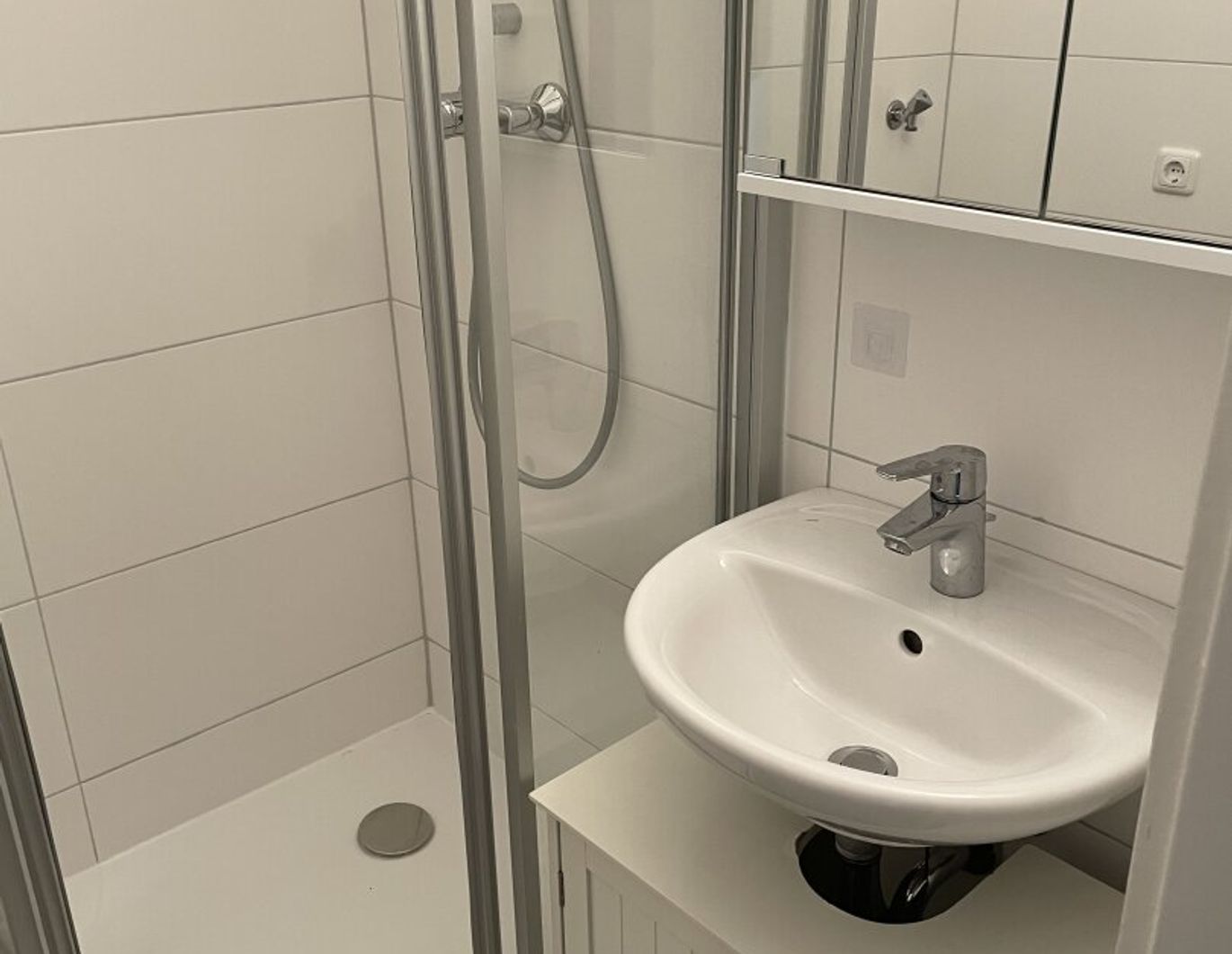 AB SOFORT! Sanierte 2-Zimmer-Wohnung im Erdgeschoss - mit Aufzug und Keller in zentraler Welser Lage!