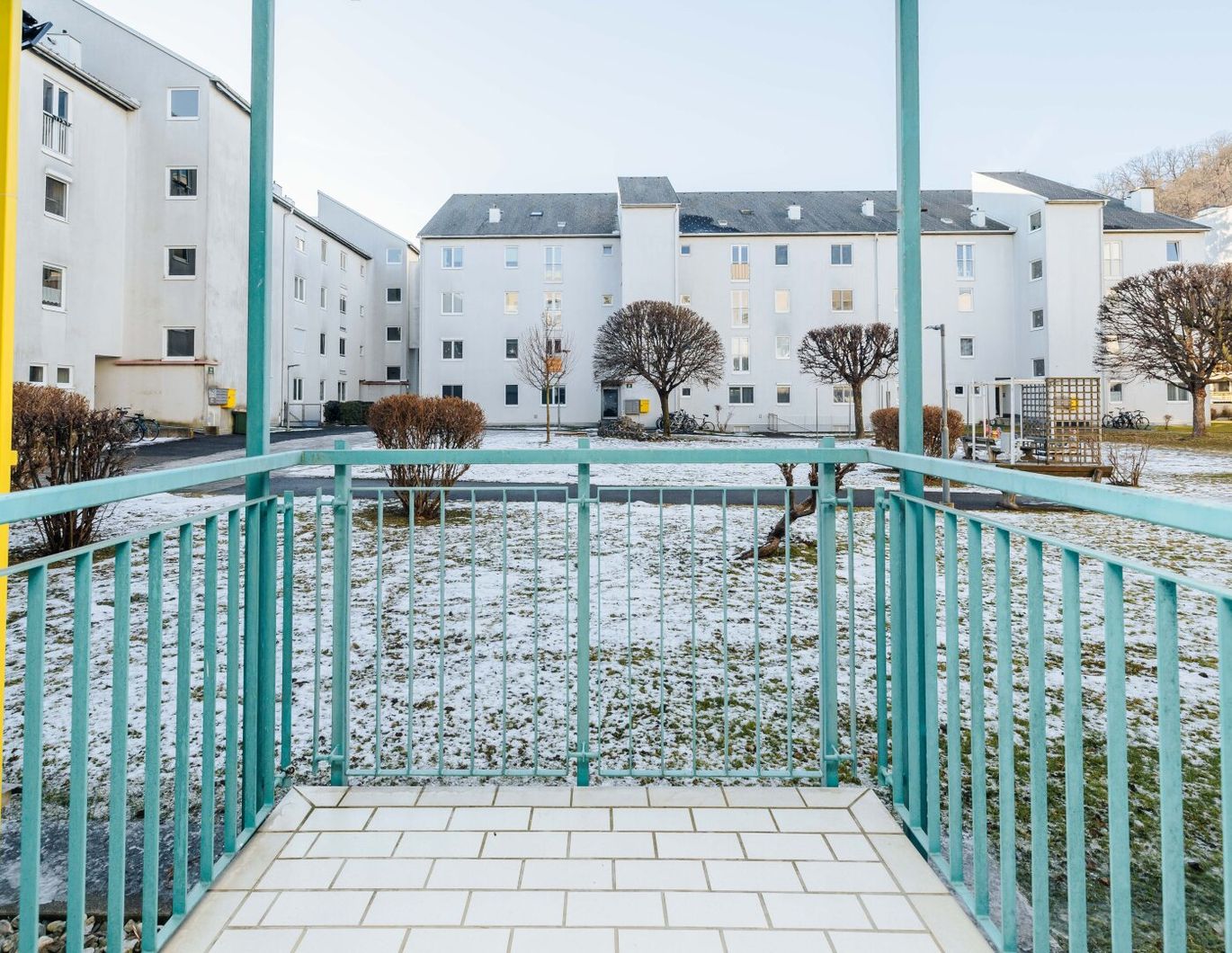 LICHTDURCHFLUTET I WESTBALKON I GEPFLEGTE WOHNANLAGE I BADEWANNE I FERNWÄRME I EGGENBERG I PROJEKT WOHNEN I