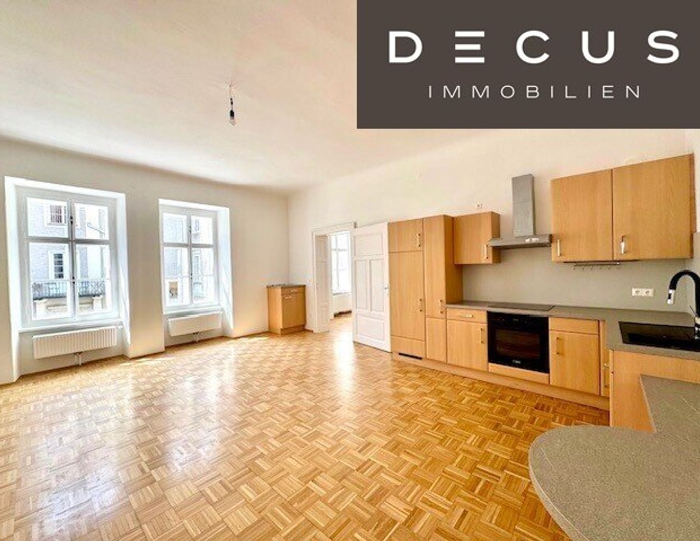 | GERÄUMIGE 4- ZIMMER-WOHNUNG | WG - TAUGLICH | CA. 120m² | 1. OG | HELL & GEMÜTLICH | NÄHE KUNSTHAUS | TOP LAGE | SEHR ZENTRAL