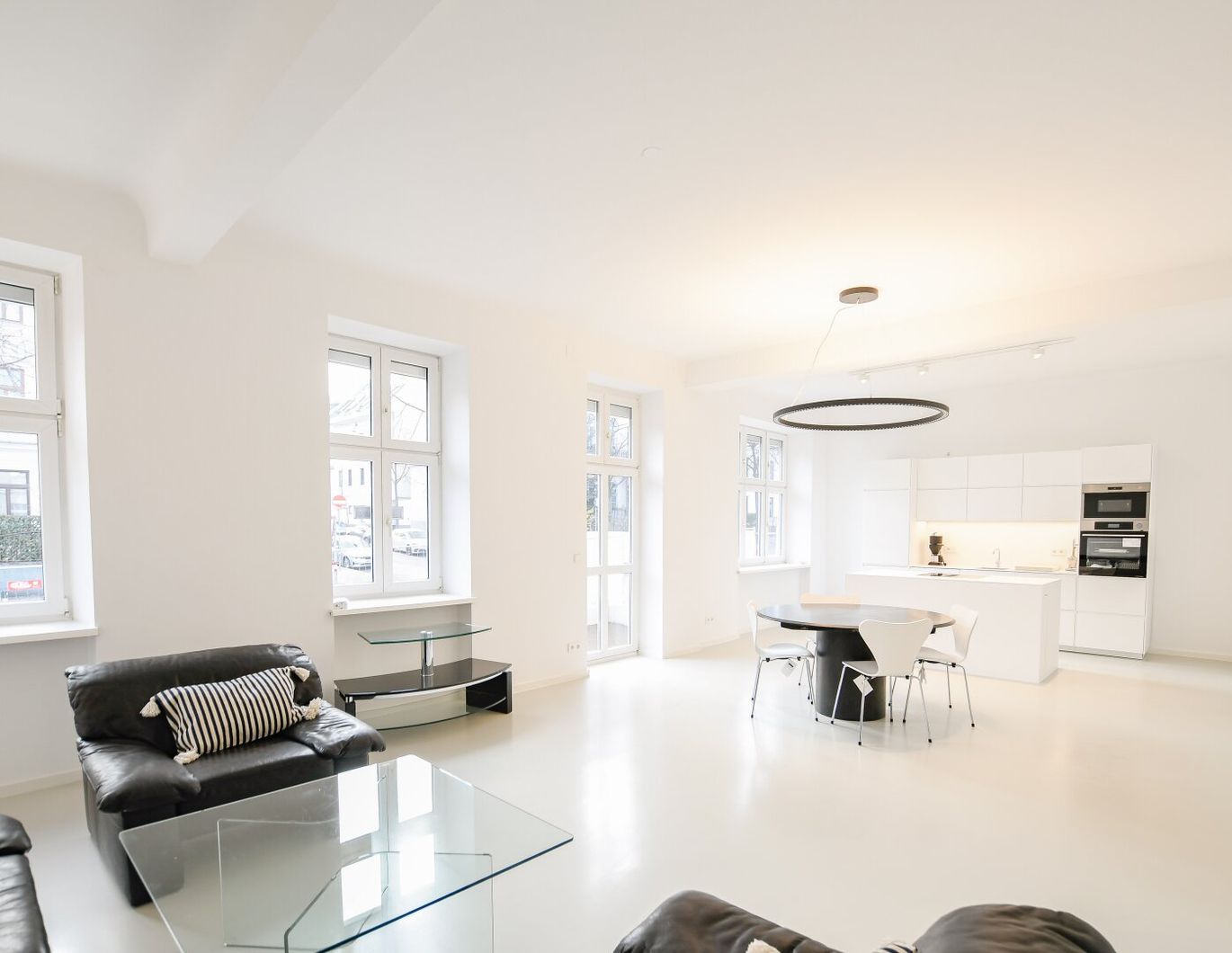 Erstbezug nach Sanierung: Möblierte 2-Zimmer-Wohnung mit Garten