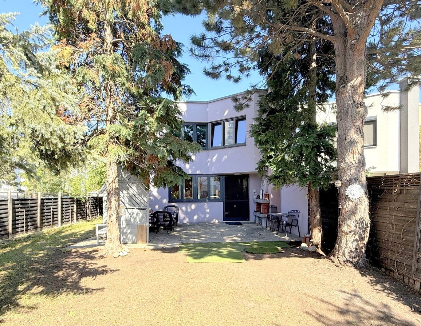 Eck-Reihen-Haus im Groß-Garten-Format!
