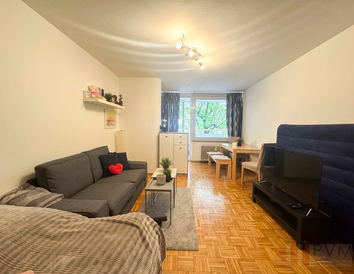 GARCONNIERE MIT LOGGIA ANLAGE ODER EIGENHEIM