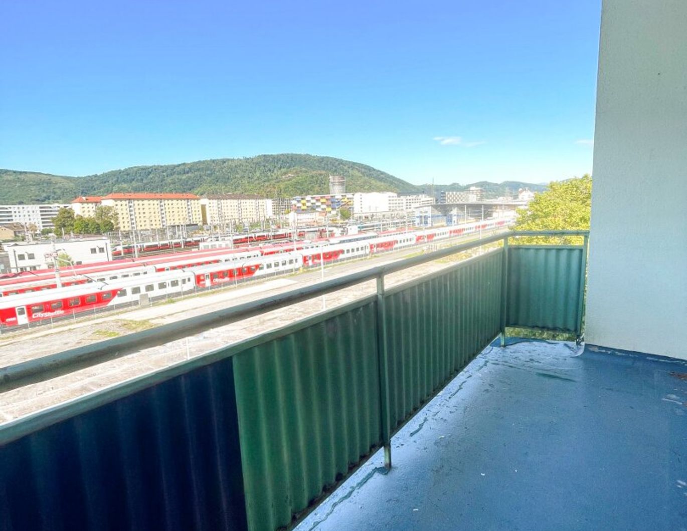 PROVISIONSFREI I ELEGANTE DUSCHE I EXKLUSIVE EINBAUKÜCHE I NÄHE ZUM BAHNHOF I RENOVIERT I TIERFREUNDLICH I ZEITGEMÄSS WOHNEN I OPTIMALE RAUMAUFTEILUNG I PROJEKT WOHNEN I