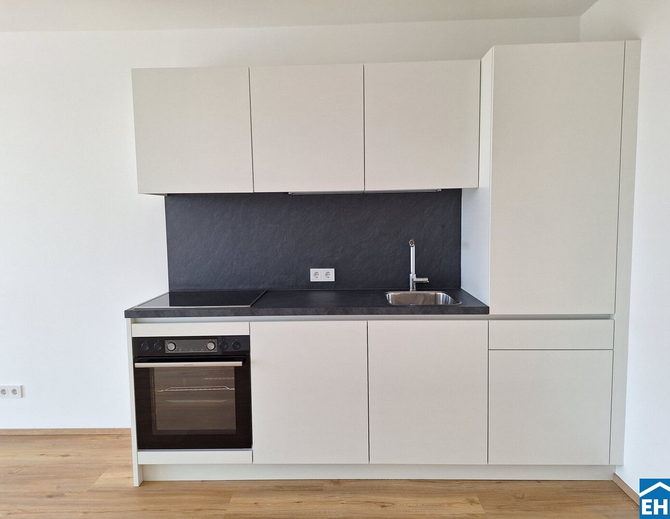Lichtdurchflutete 2 Zimmer Wohnung mit perfekter Anbindung