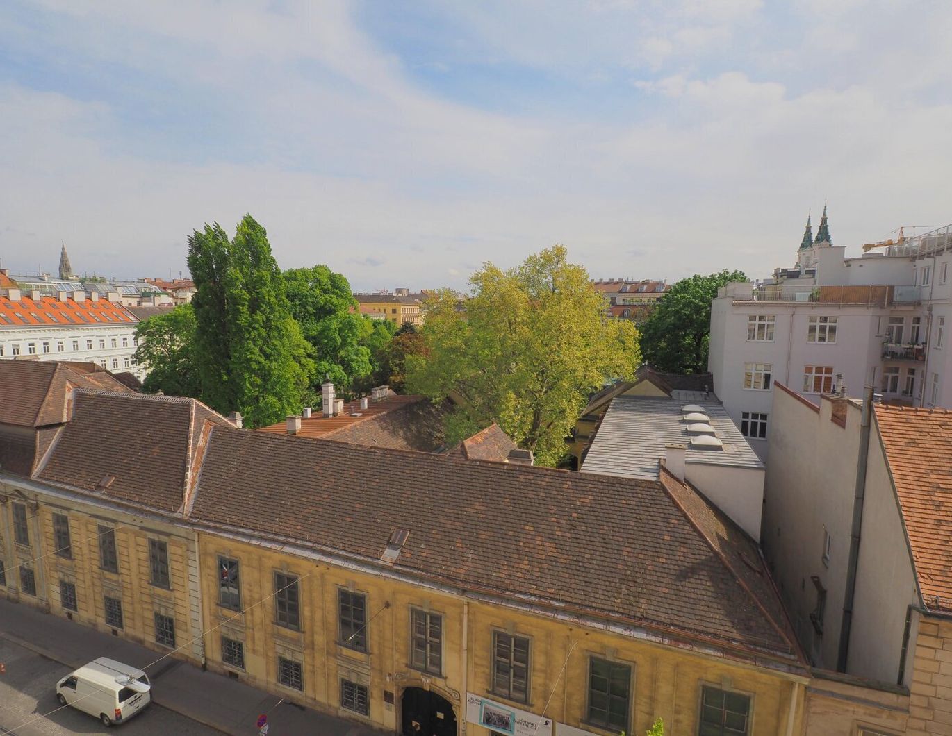 LAUDONGASSE | AB FEBRUAR 2026 | traumhafte 4-Zimmer-Altbauwohng mit Balkon in der Josefstadt
