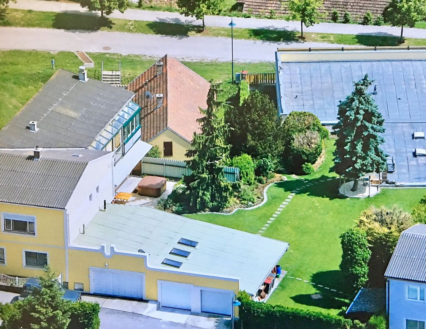 Einzigartiges Liegenschaftspaket! Familiensitz mit Lagerhalle und Gewölbekeller Nähe TULLN