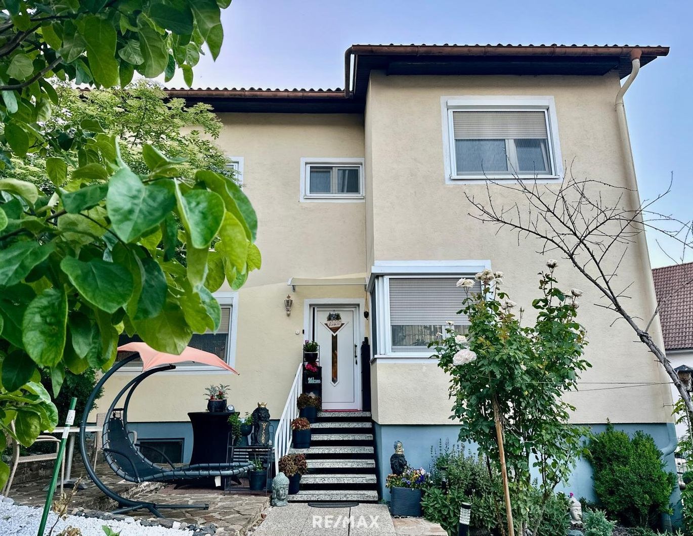 Einfamilienhaus mit Garage in zentraler Ruhelage