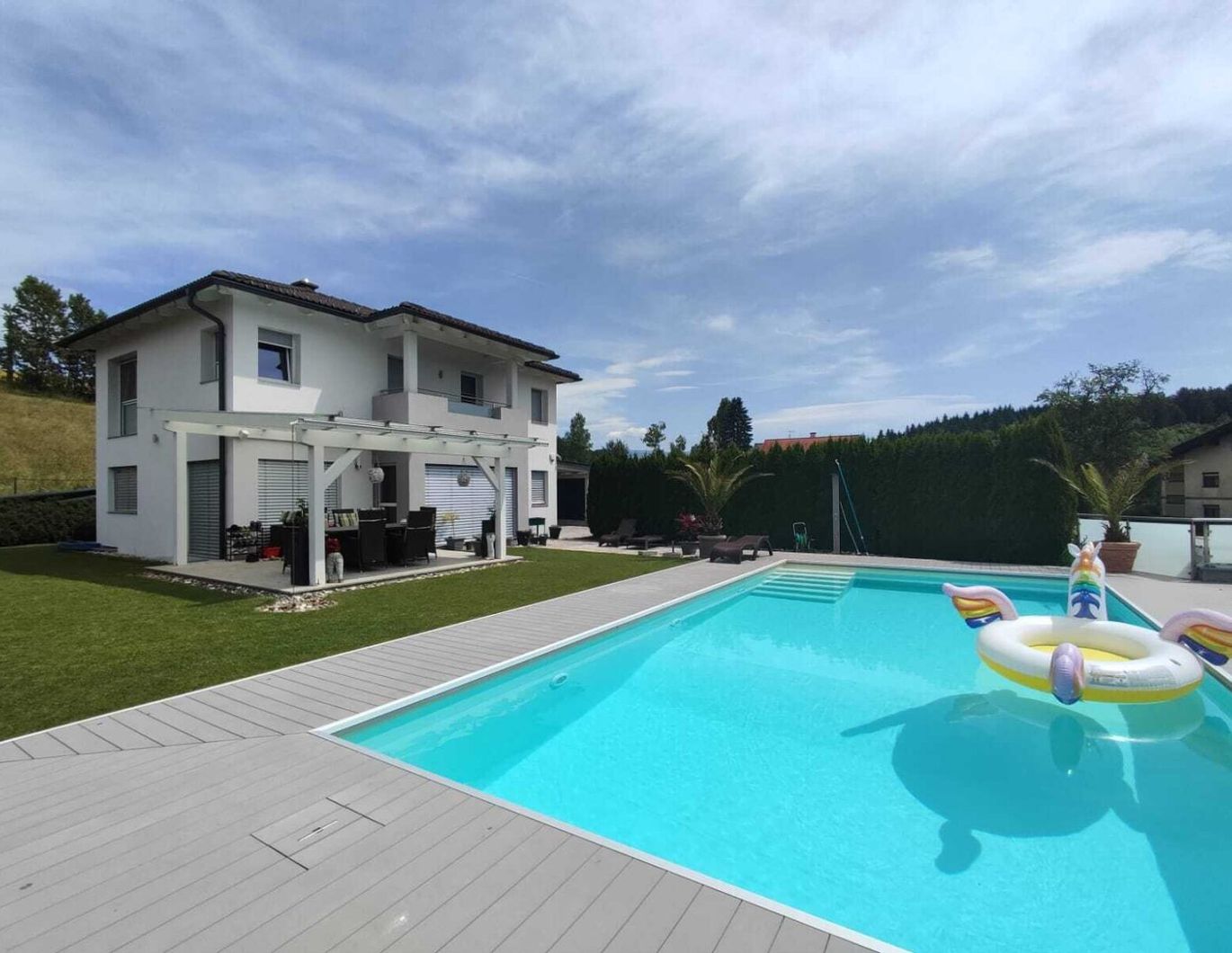 Entspannung pur - Wohnhaus mit Pool, überdachter Terrasse & Sauna nahe Längsee