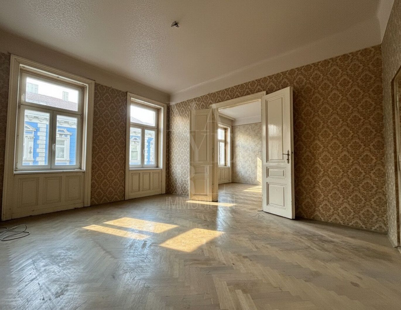 Sanierungsbedürftige Altbauwohnung mit Lager - zentrales Gersthof