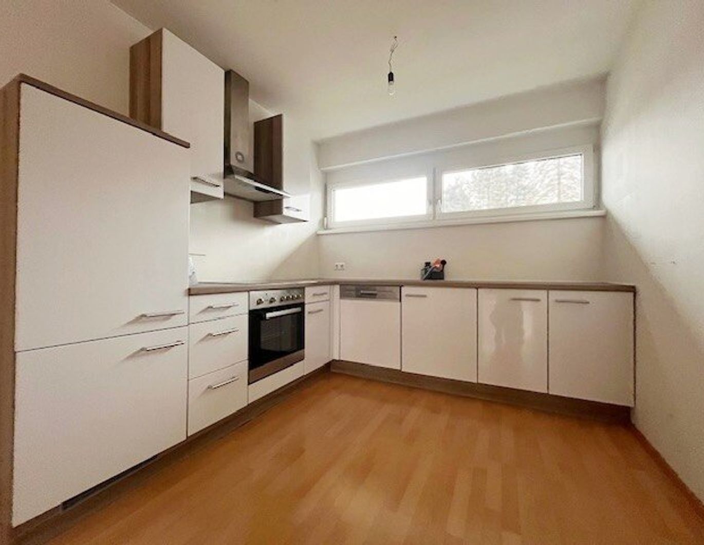 SCHÖNE 2 ZIMMERWOHNUNG MIT BALKON