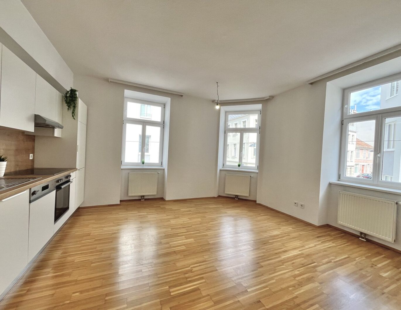 Charmante Eckwohnung im sanierten Altbau mit hervorragender Infrastruktur