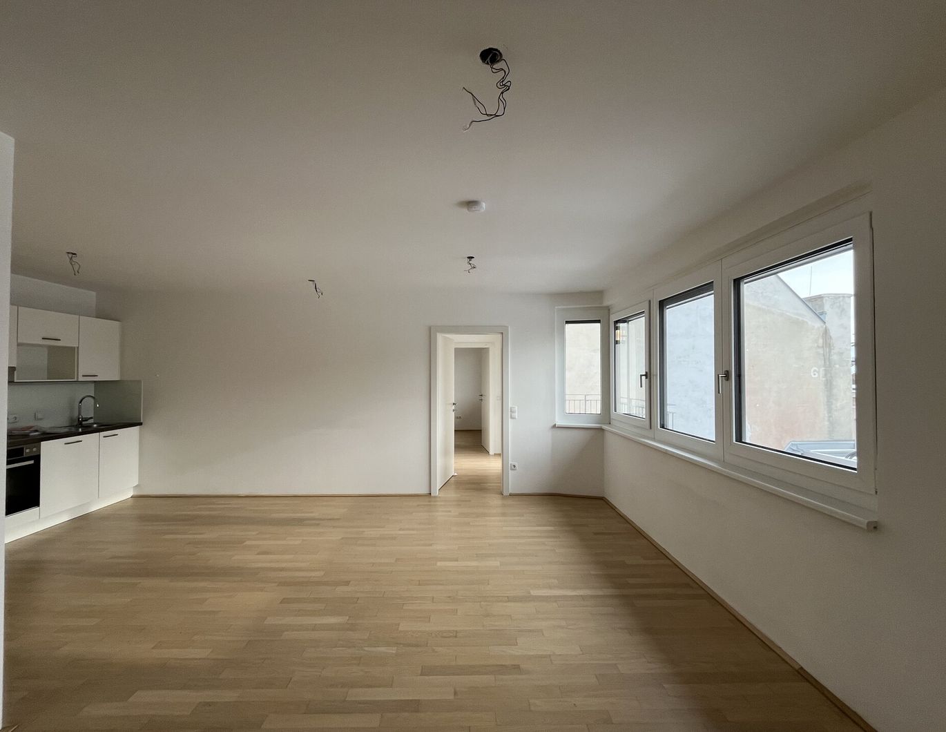 Wunderschöne 2 Zimmer Wohnung mit Balkon in 1060 Wien!