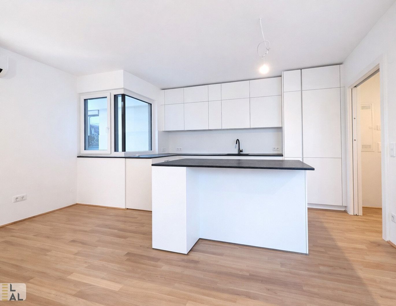 Exklusive Dachgeschoßwohnung mit Terrasse in 1090 Wien - Erstbezug mit traumhaftem Flair!