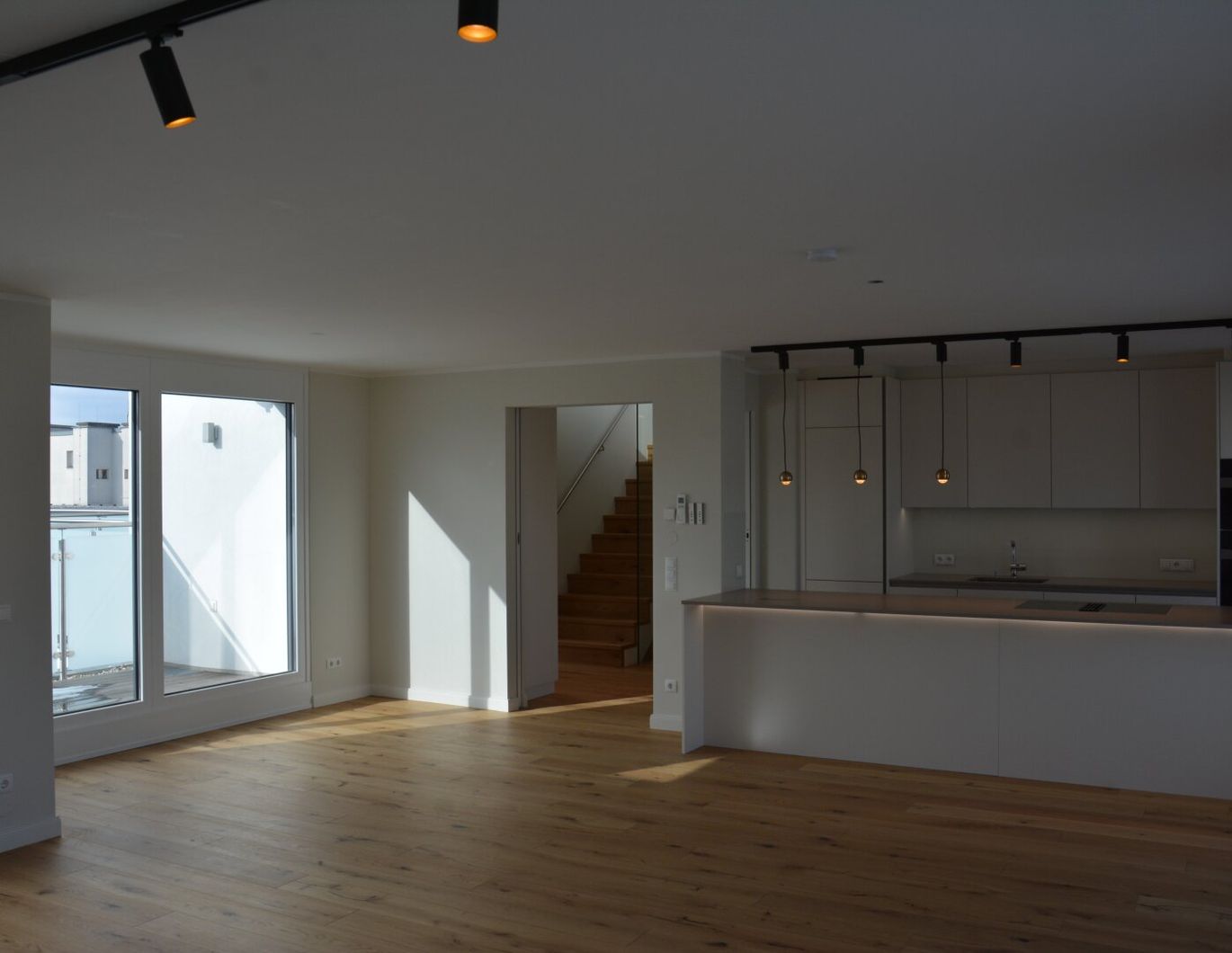 Wir weisen darauf hin, dass zwischen dem Vermittle