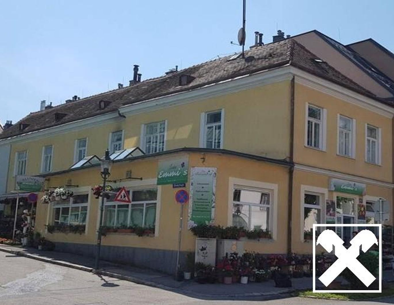 Renovierungsbedürftig! Wohnen und Arbeiten kombiniert in zentraler Lage in Brunn am Gebirge!