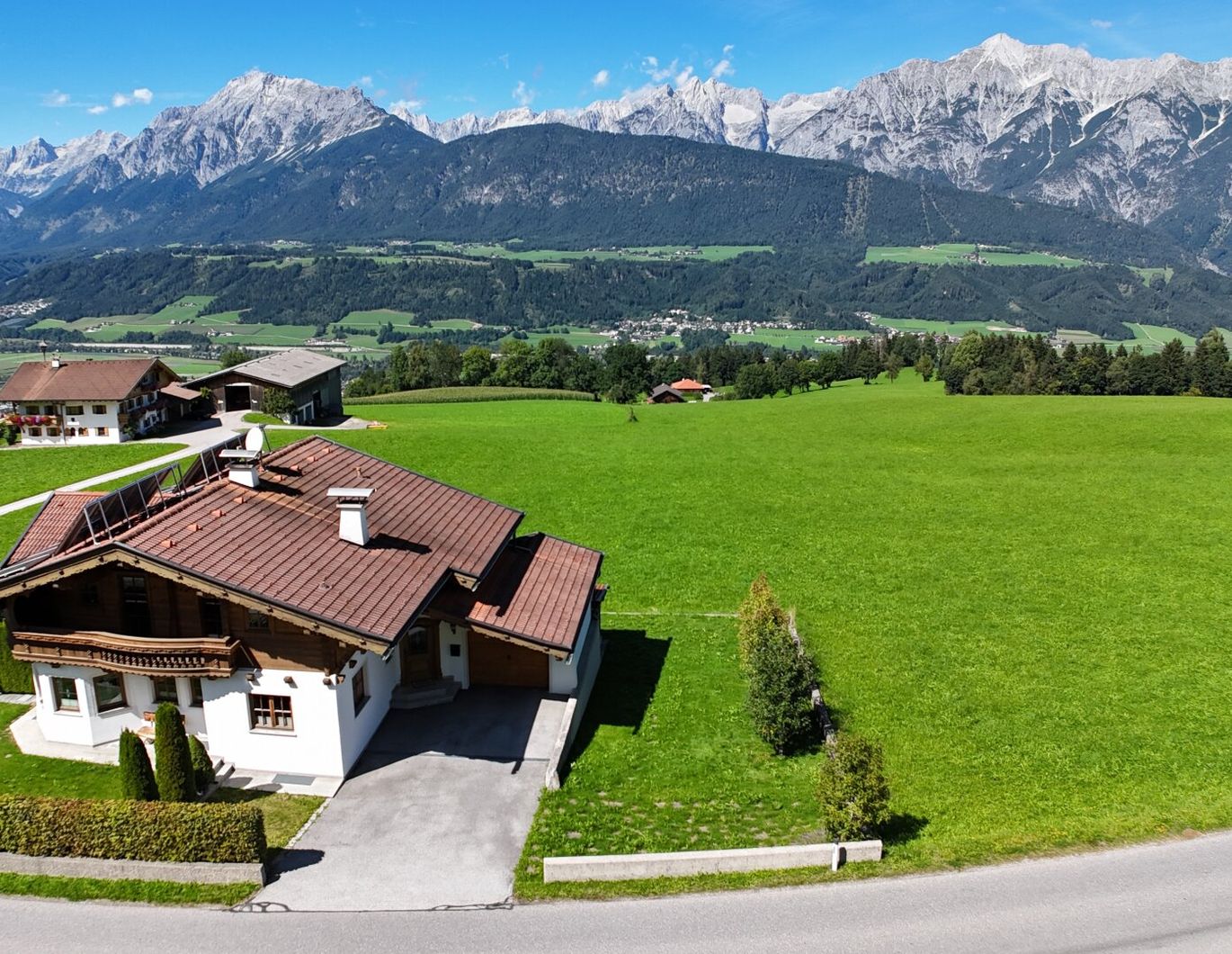 Mehrgenerationenhaus am Weerberg in zentraler Lage und mit Panoramablick ins Inntal