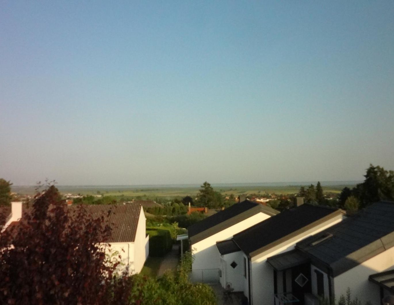 Sanierungsbedürftiges Reihenhaus mit Seeblick!