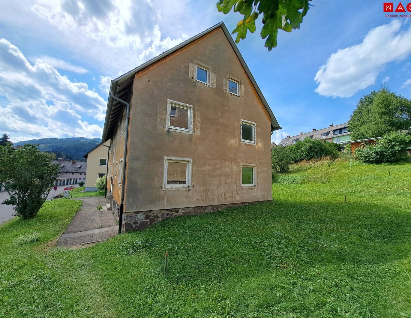 Haus mit 3 Wohnungen in sonniger Lage!