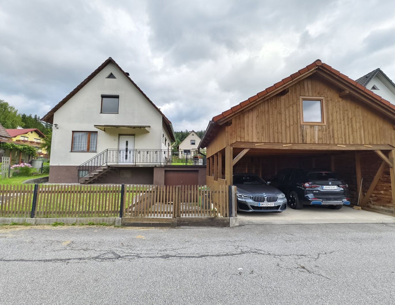 Provisionsfrei: Gemütliches Zuhause in Hönigsberg - Einfamilienhaus mit sonniger Terrasse, Keller und Doppelcarport in ruhiger Sackgasse