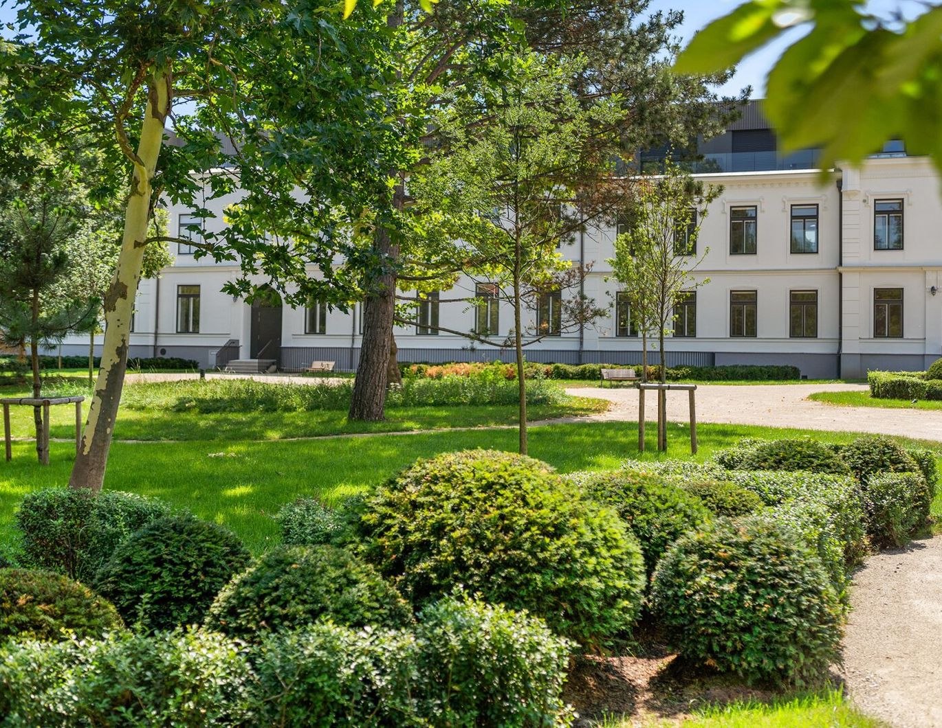 Wohnen im Privatpark mit Wellness und Fitness