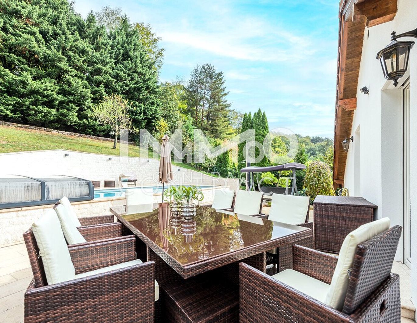 Familienparadies: Großzügige Villa für 1 oder 2 Haushalte