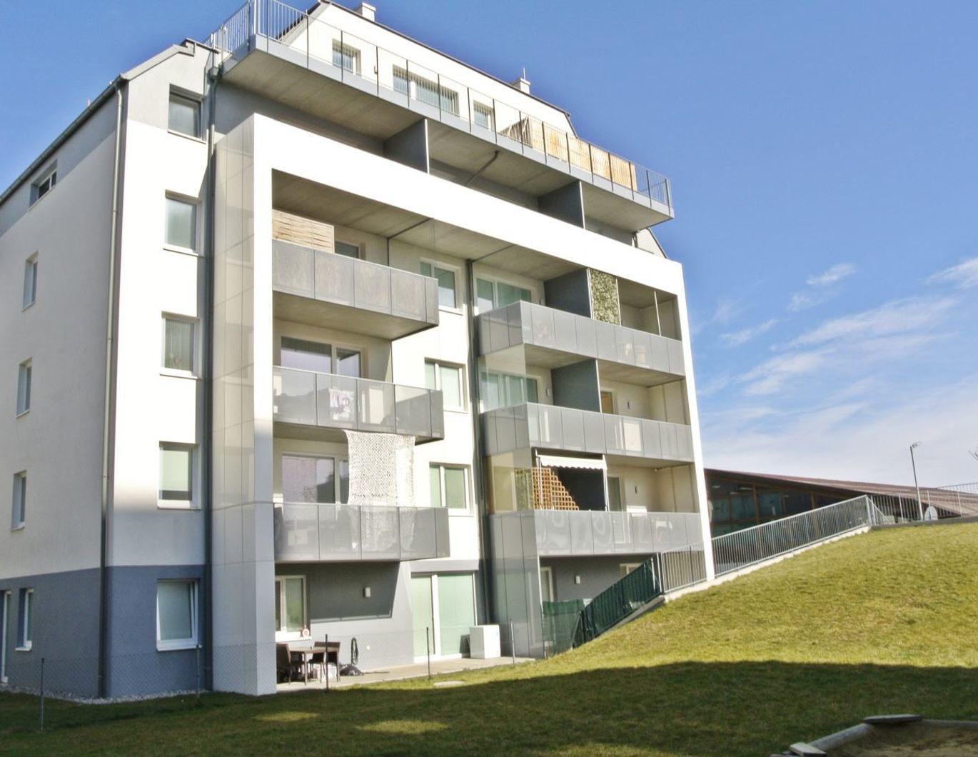 Moderne 2-Zimmer-Wohnung mit Balkon, hochwertige Ausstattung