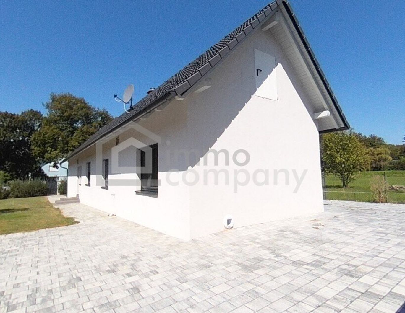 Gleich ***ZWEI*** sanierte Häuser auf einem Grund