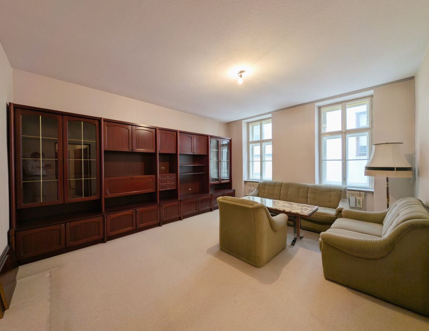 ++AG22++ 2-Zimmer ALTBAUWohnung (sanierungsbedürftig) in absoluter Bestlage!