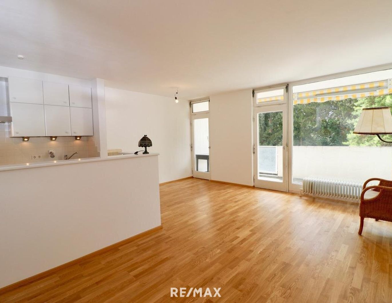Gemütliche 3 Zimmer Wohnung mit großem Balkon und Blick ins Grüne!