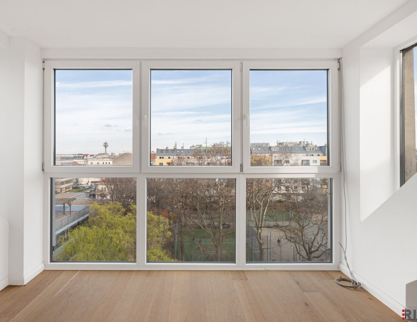 LOFT STYLE + PARK VIEW // ERSTBEZUG // DACHGESCHOSSWOHNUNG MIT 33,50m² TERRASSE + MODERNE MARKENKÜCHE MIT GERÄTEN // ERLACHPARK