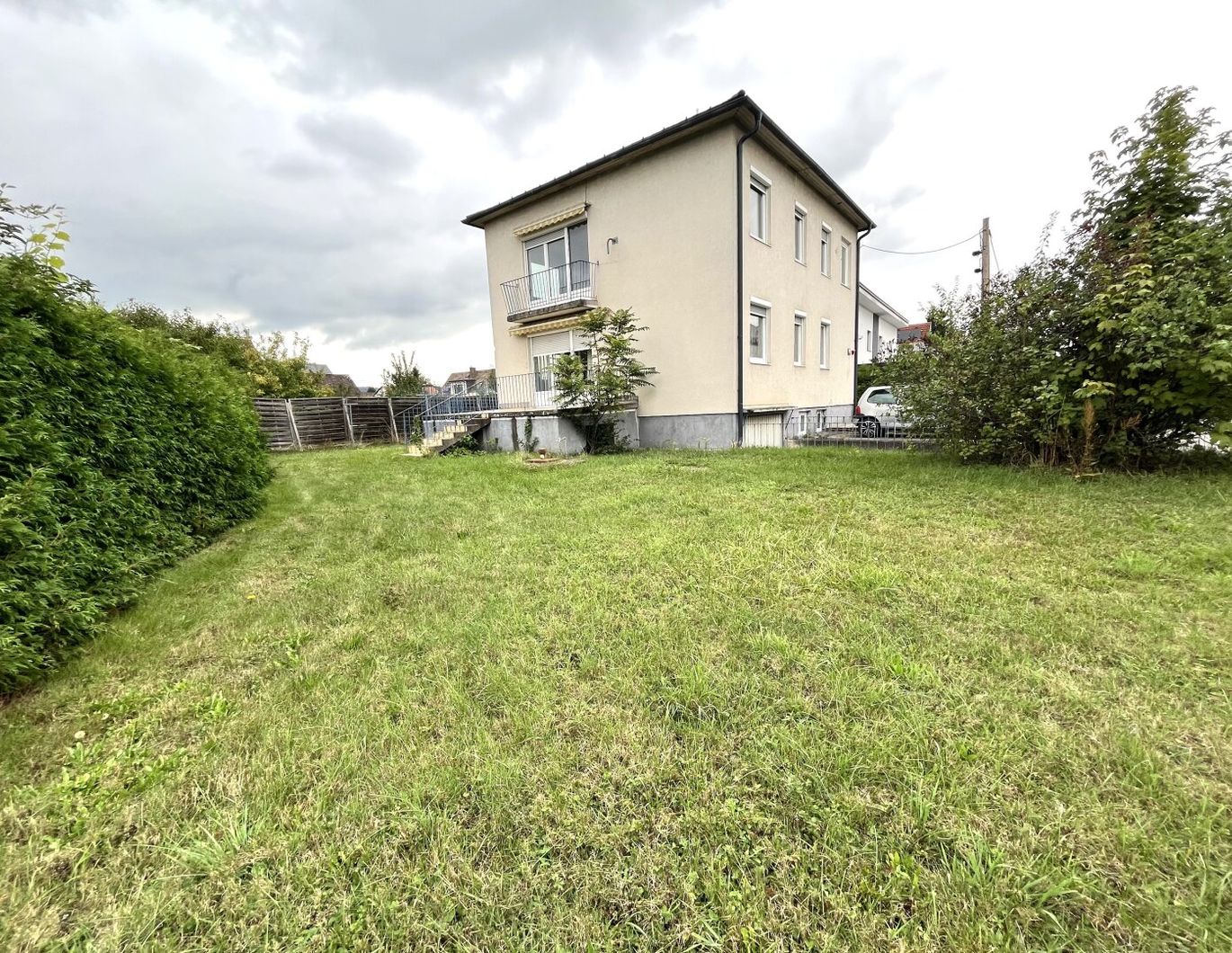 Graz-Webling: Sanierungsbedürftiges, großzügiges Haus mit großem Garten in absoluter Ruhelage - der attraktive Kaufpreis spricht für sich!